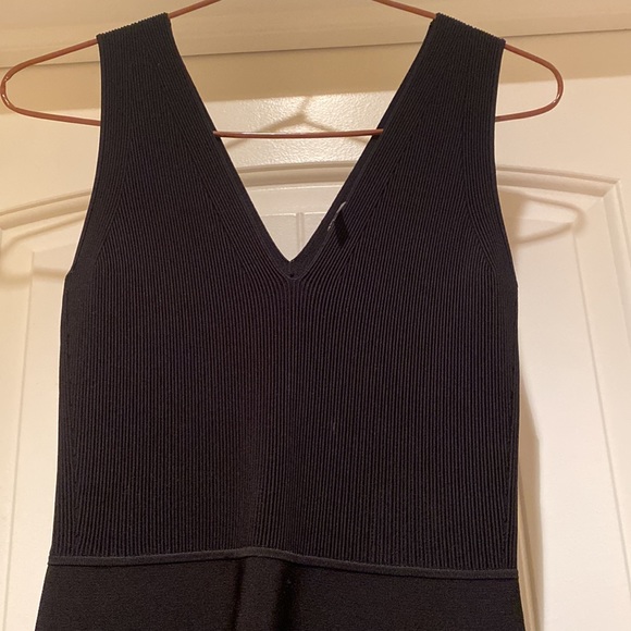 Theory Dress - Picture 4 of 8